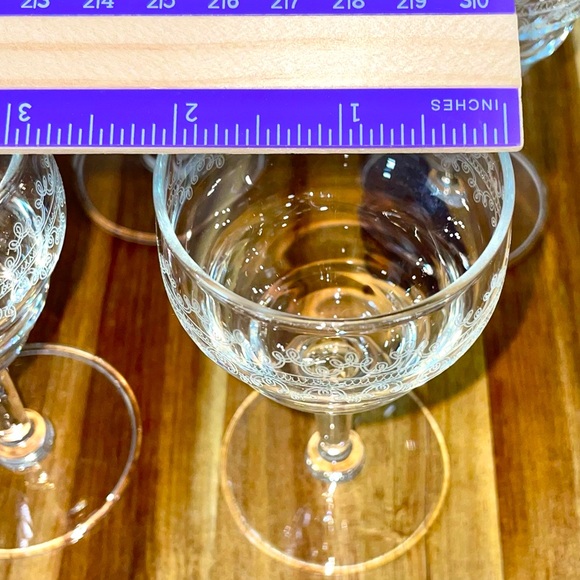 Etched Design Clear Glasses 4 1/4” Tall Wine After Dinner Drink Set of 6 - Picture 8 of 11